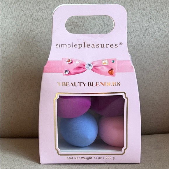 Simple Pleasures Other - New Simple Pleasures Beauty Blenders Set of 4